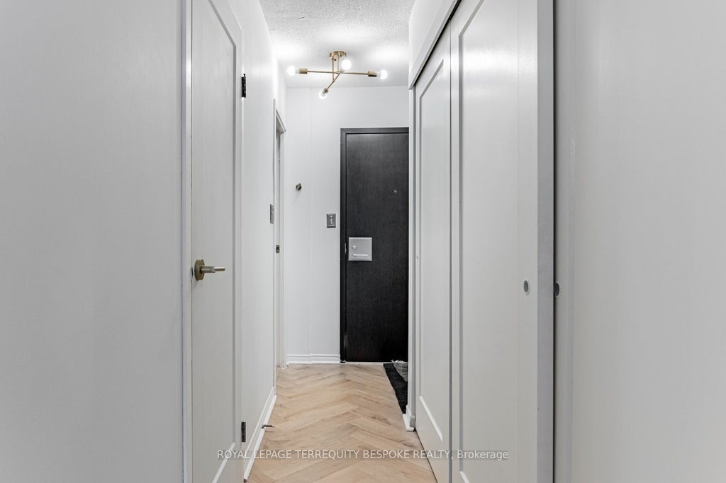 Photo of 25 The Esplanade N/A #1107, Toronto, ON M5E 1W5 (MLS # C13733284)