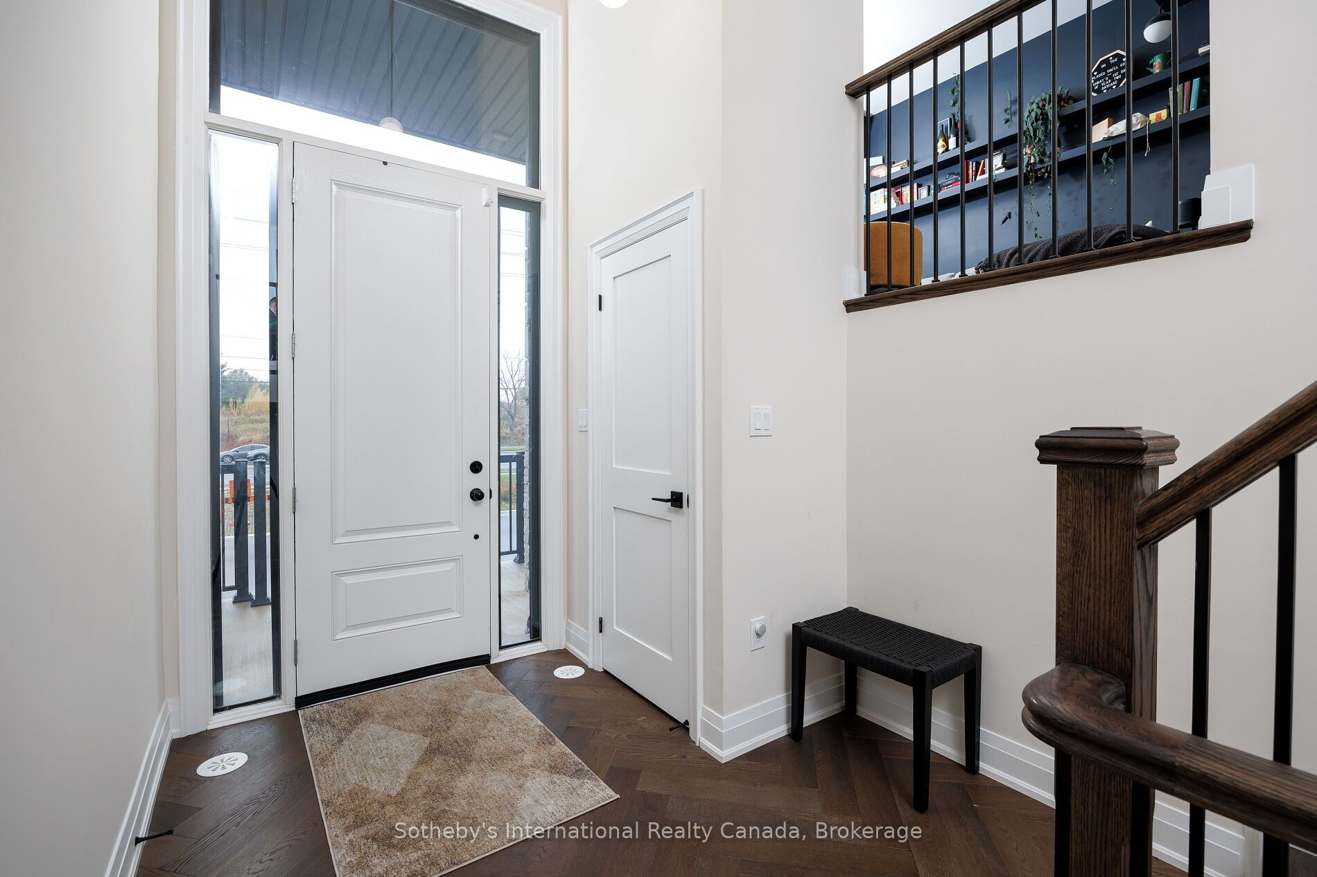 1478 Yellow Rose Circle