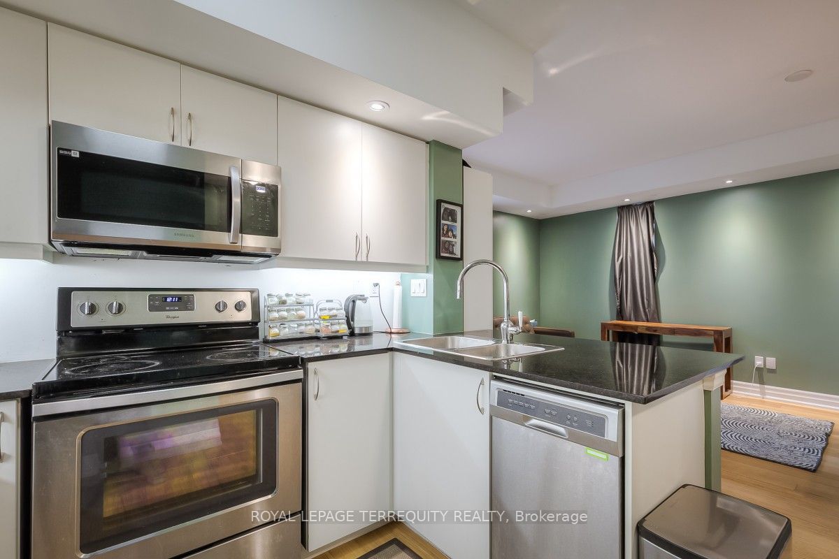 47 Macaulay Avenue 401