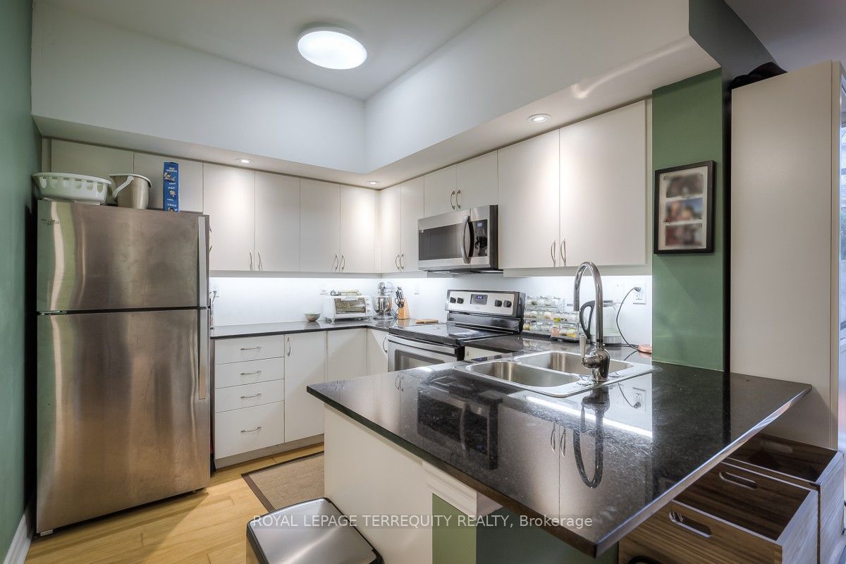 47 Macaulay Avenue 401