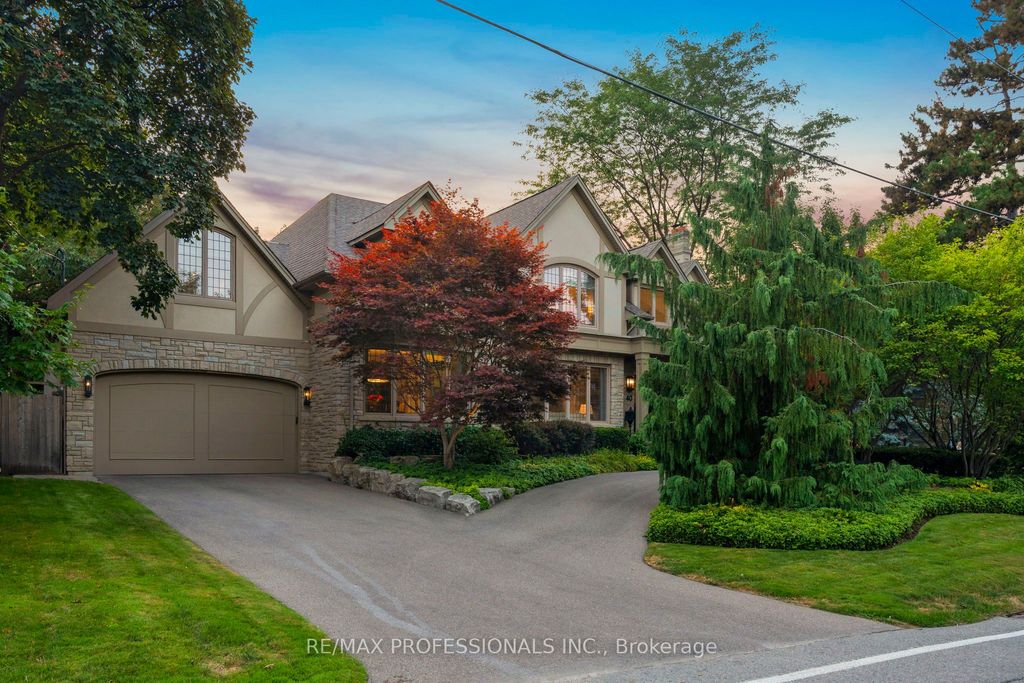 Photo of 40 Edgehill Road, Toronto, ON M9A 4N4 (MLS # W12391631)