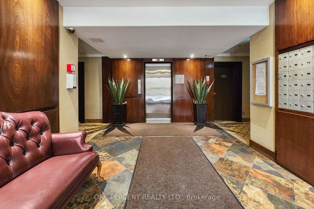 Photo of 2550 Bathurst Street #206, Toronto, ON M6B 2Z2 (MLS # C12423488)