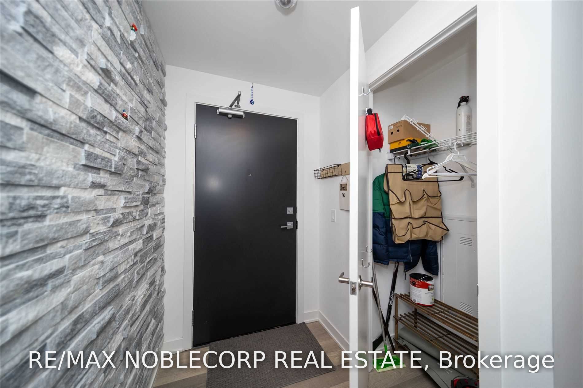 5260 Dundas Street C321