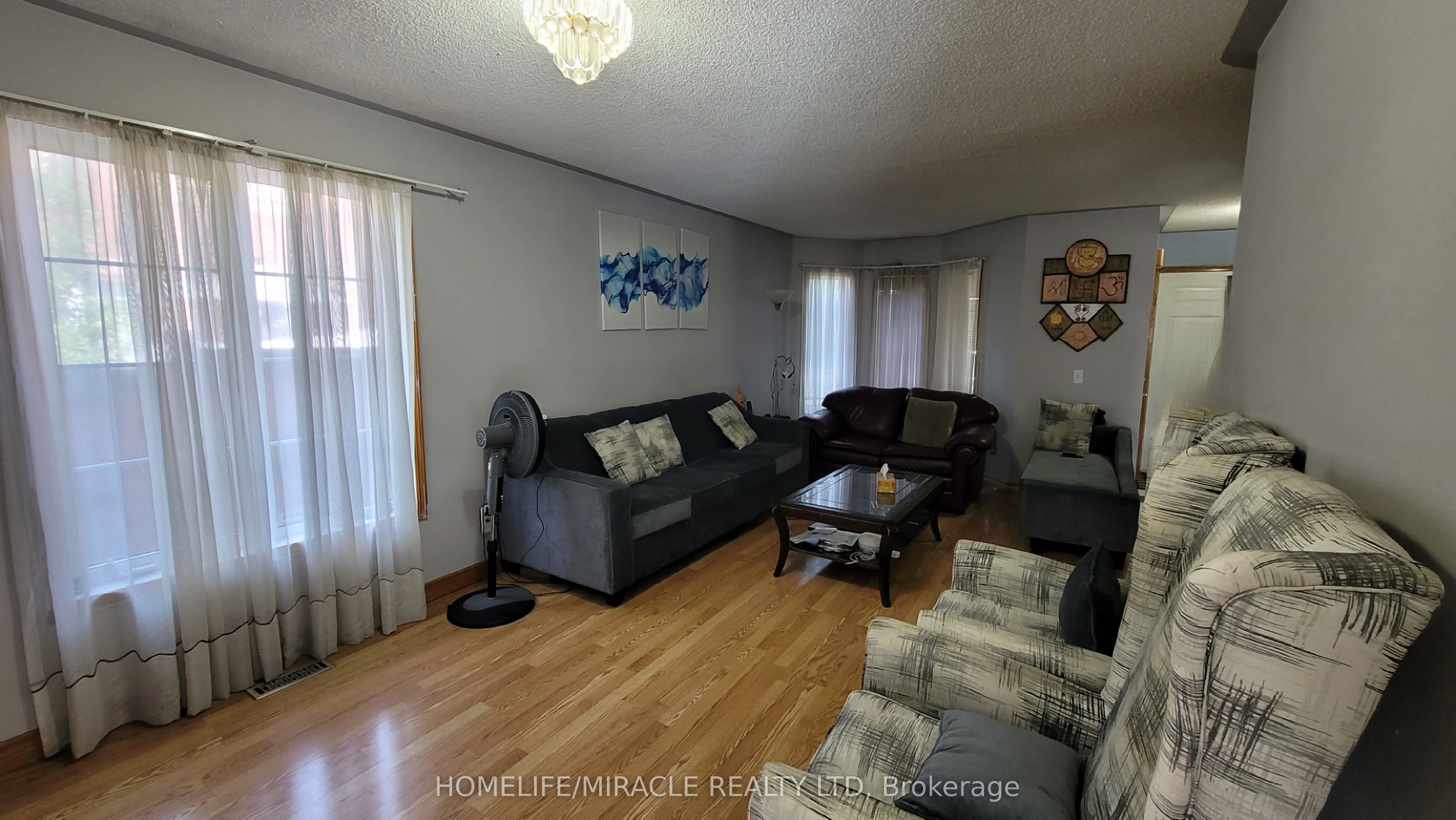 144 Sandyshores Drive W