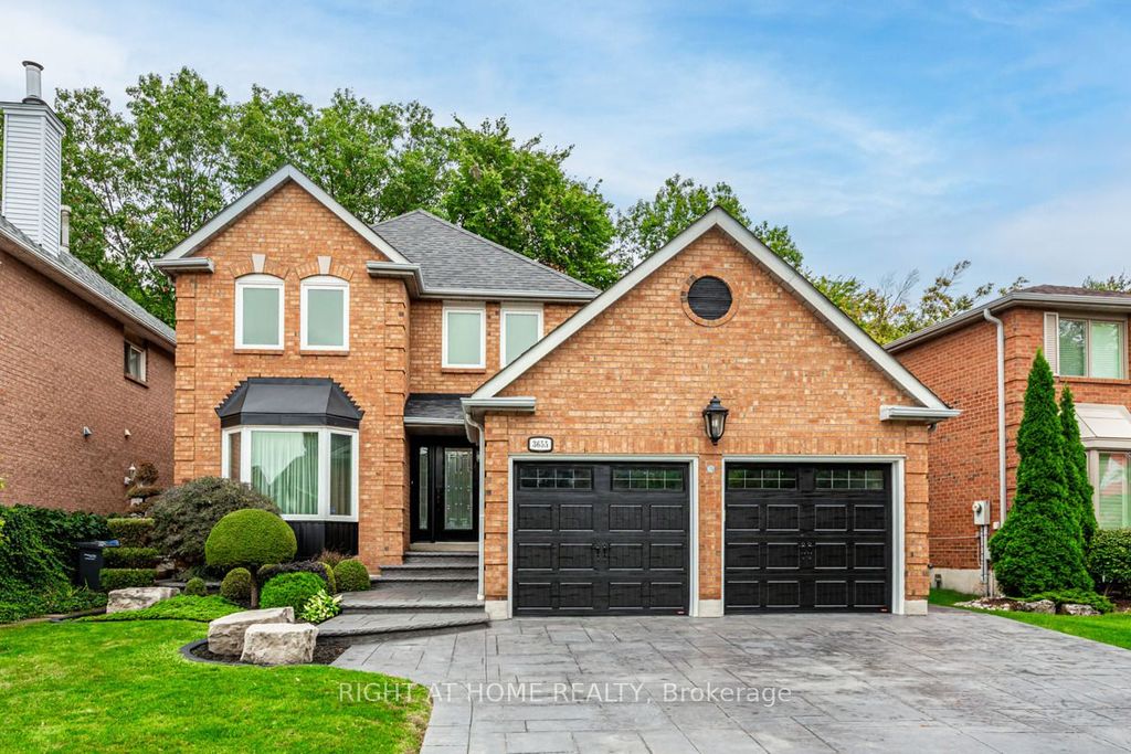 Photo of 3655 Loyalist Drive, Mississauga, ON L5L 4T6 (MLS # W13033586)