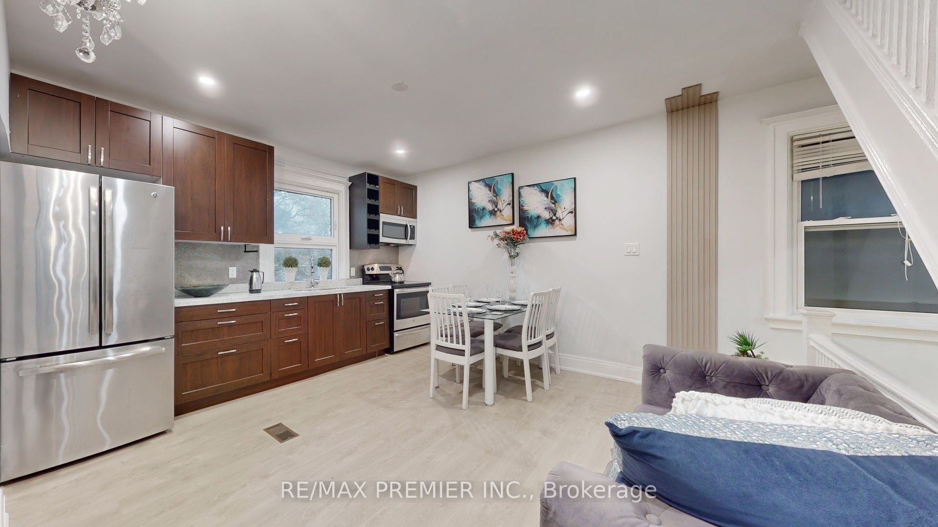 454 Gerrard Street E