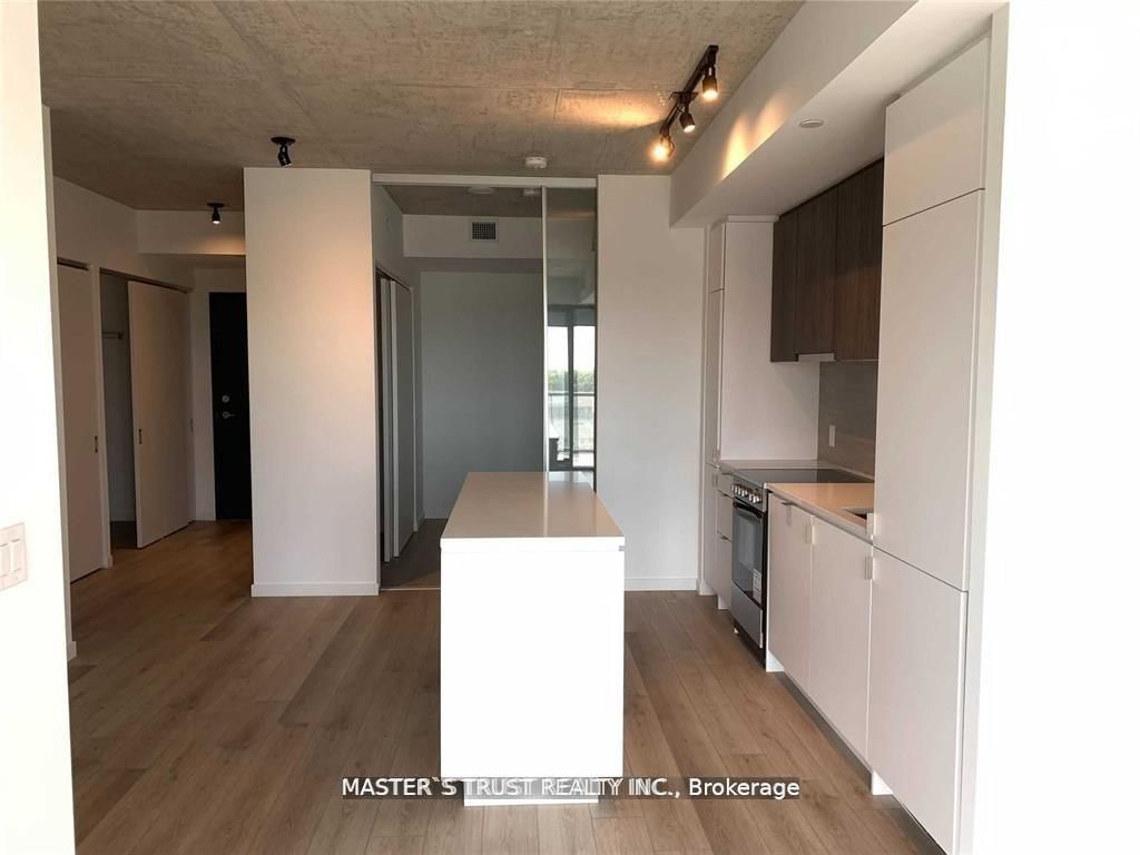 7 Smith Crescent 416