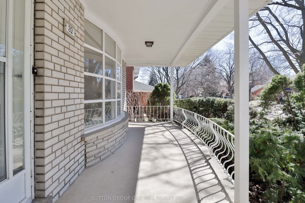 Photo of 32 Hunting Ridge, Toronto, ON M9R 1B5 (MLS # W13057996)