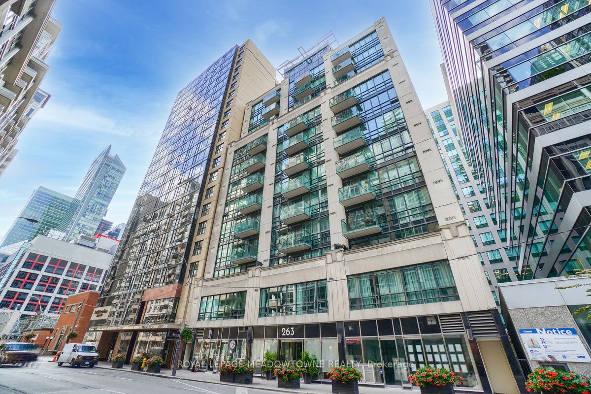 263 Wellington Street W 1101