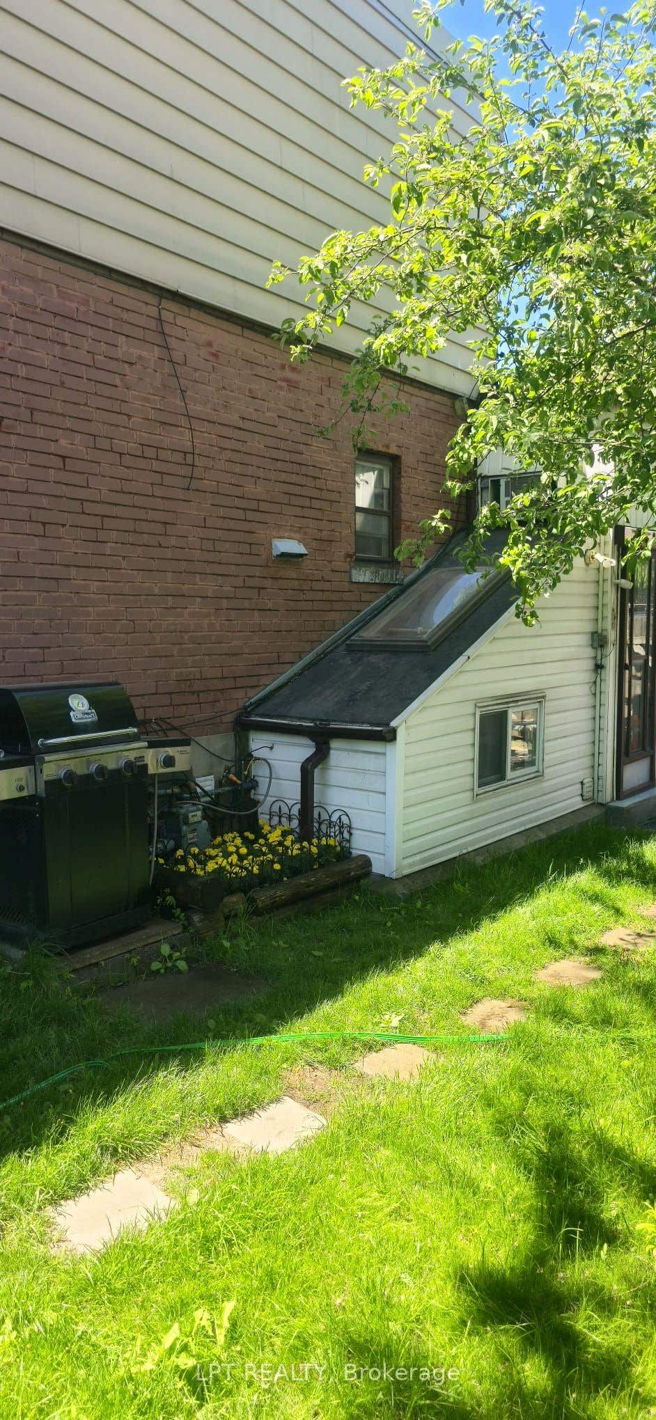 Photo of 1314 Dupont Street, Toronto, ON M6H 2A7 (MLS # W13443074)