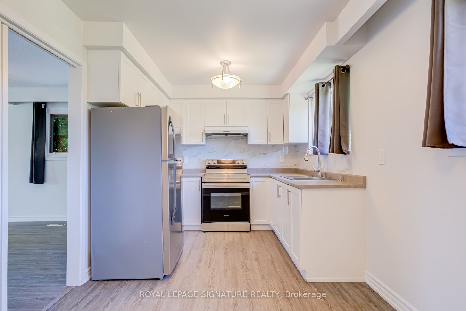 Photo 1 of 44 — 141 Oakmeadow Boulevard Main, Toronto, ON M1E 4H2
