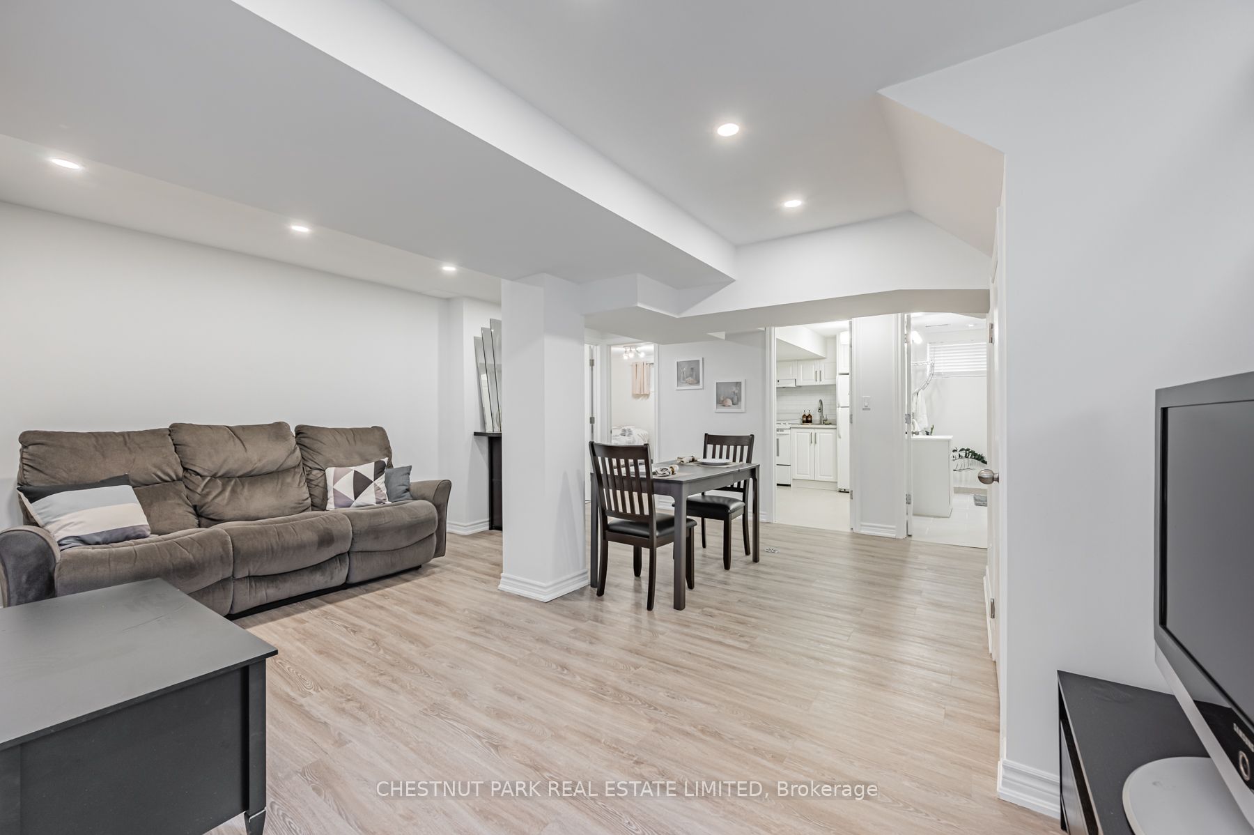 3 Sanctbury Place Lower