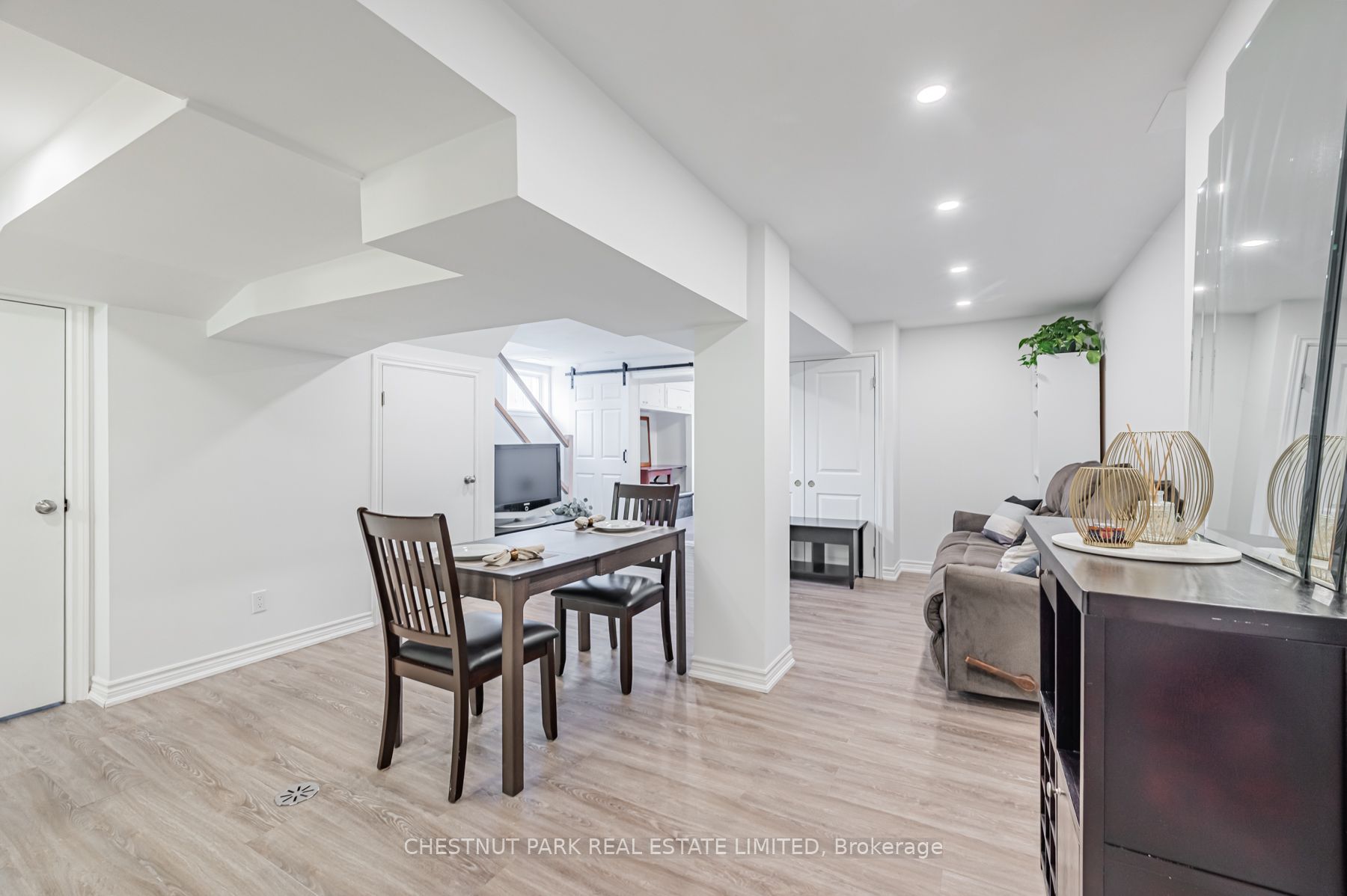 3 Sanctbury Place Lower
