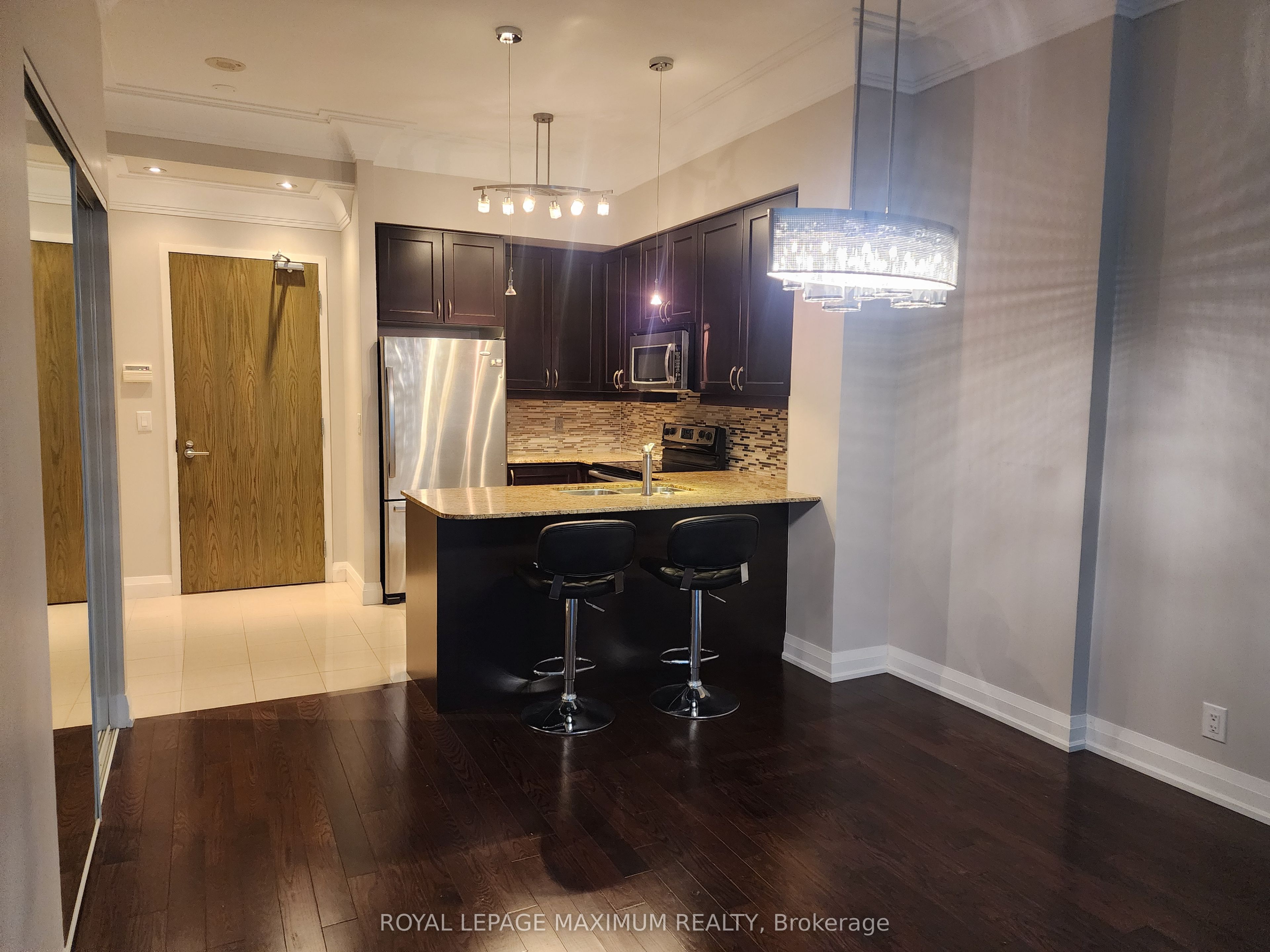 83 Woodbridge Avenue 507