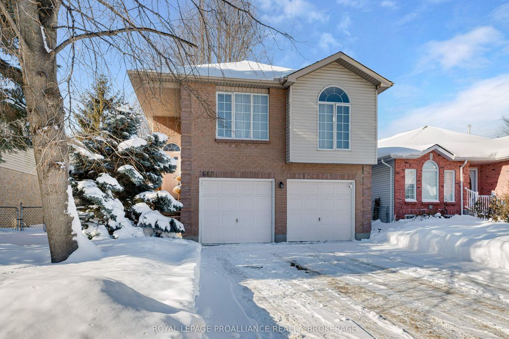 Photo of 660 Roosevelt Drive, Kingston, ON K7M 8T8 (MLS # X12752510)