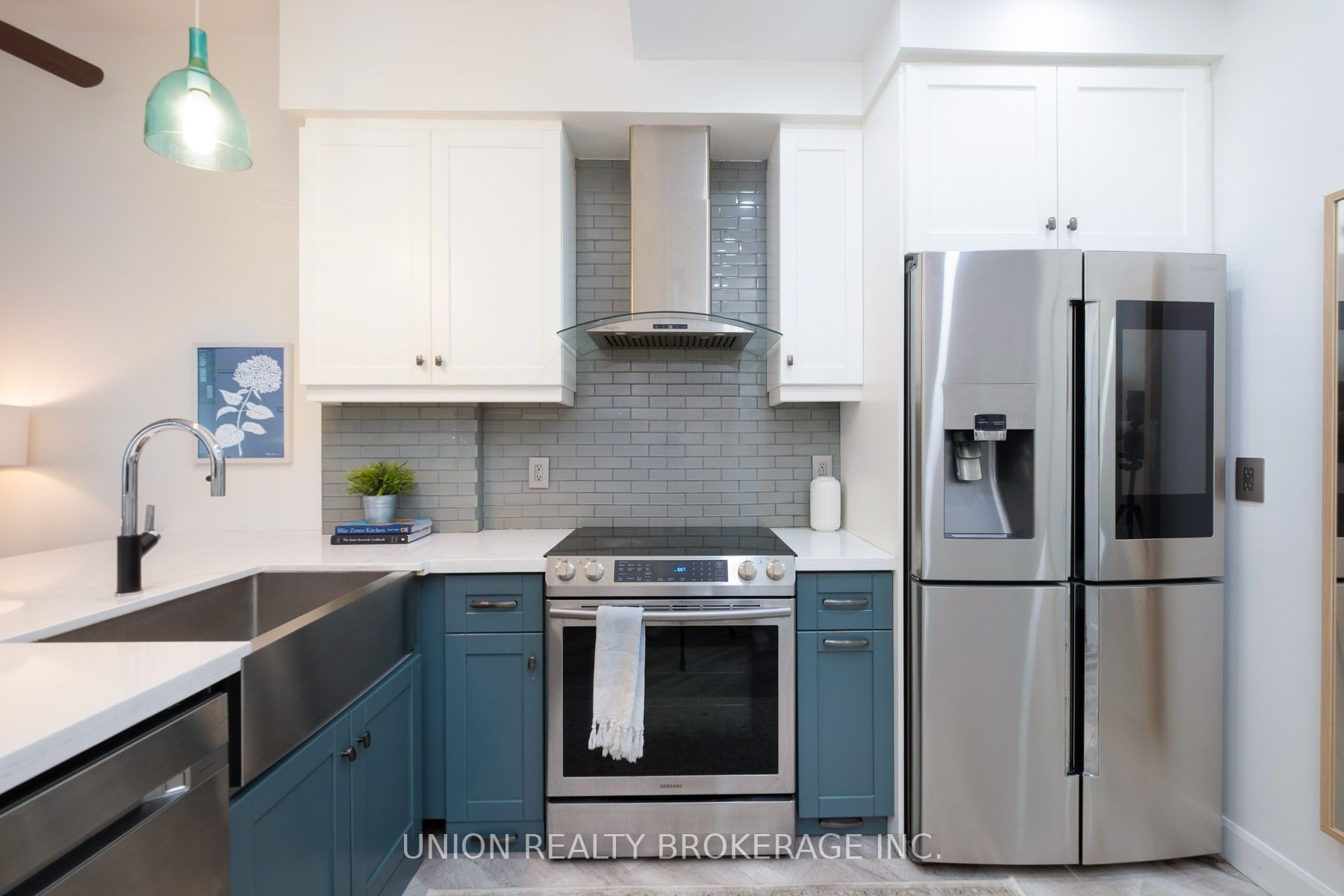 18 Yonge Street 606