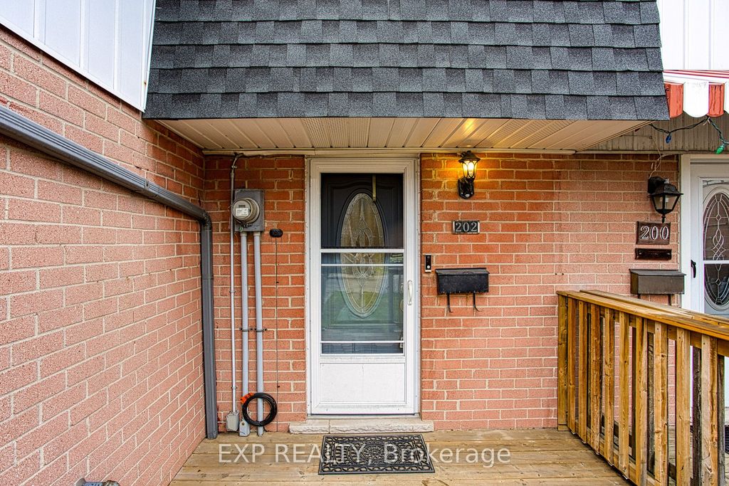 Photo of 202 Golden Orchard Drive, Hamilton, ON L9C 6J7 (MLS # X13001108)