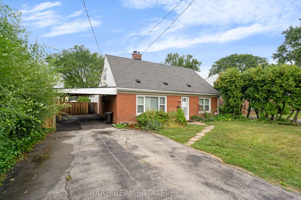 Photo of 2073 Leighland Road, Burlington, ON L7R 3S9 (MLS # W12697110)