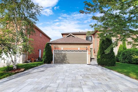 3074 Shannon Crescent Oakville ON L6L 6B4
