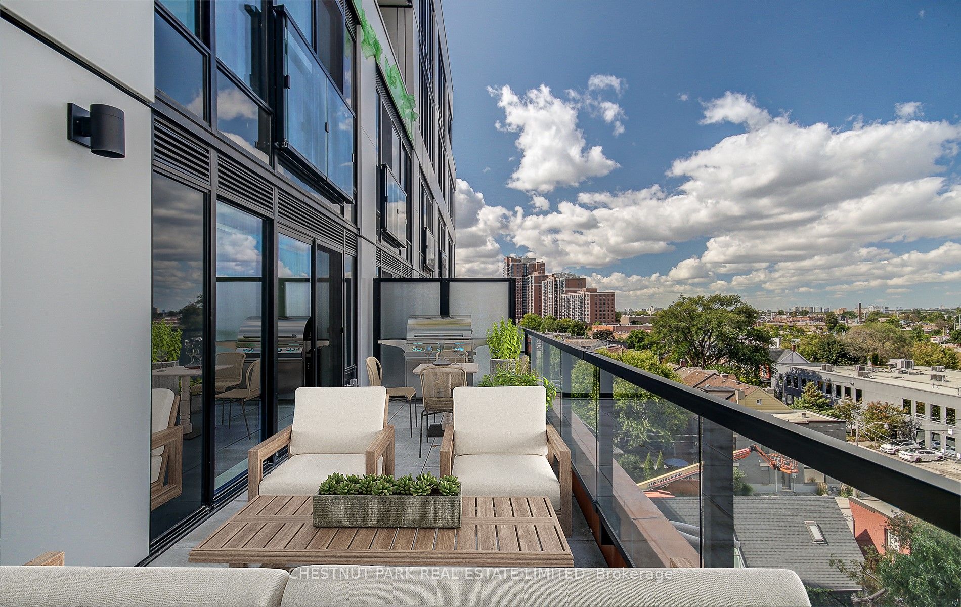 2720 Dundas Street W 613