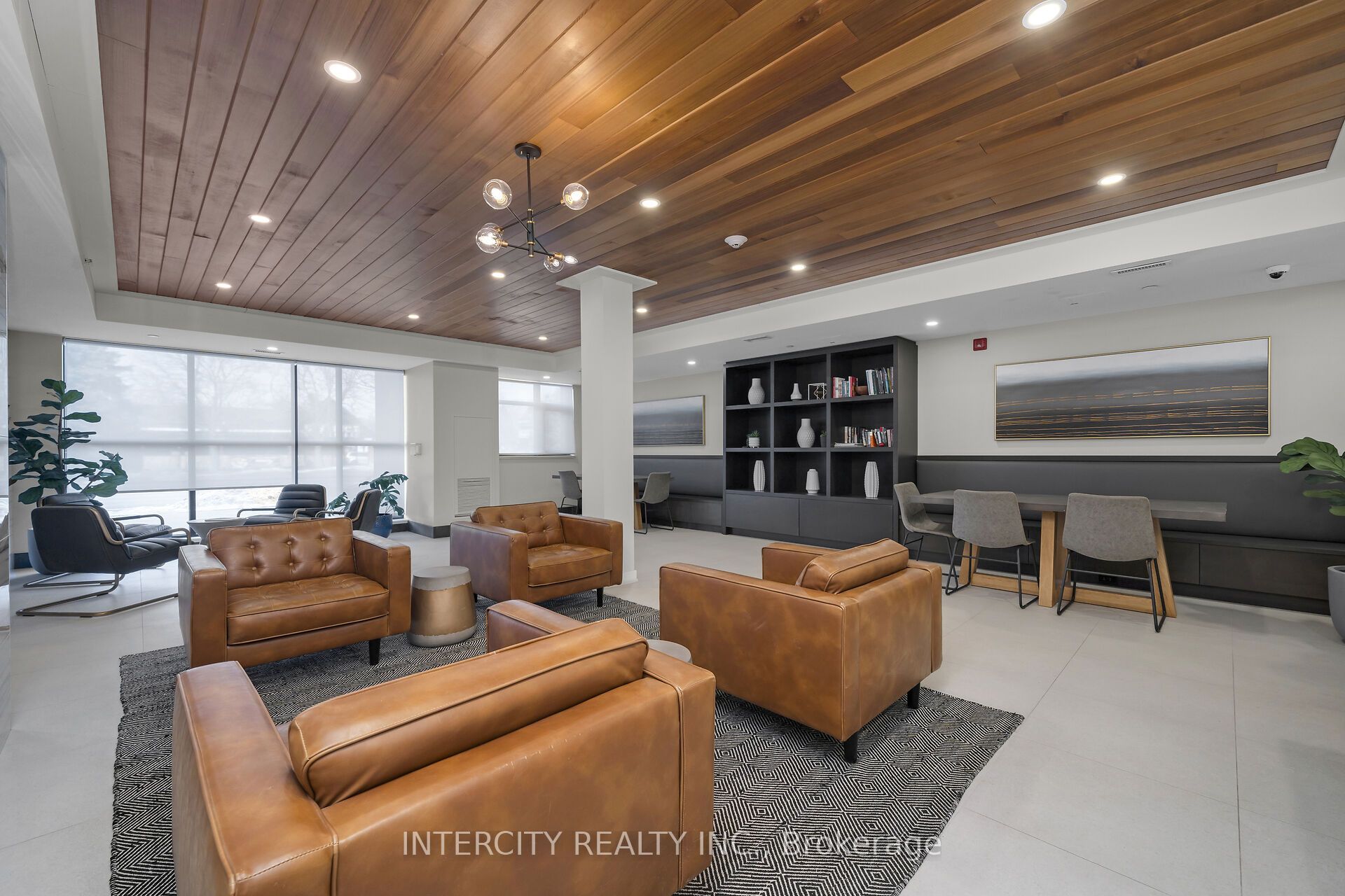 320 Plains Road E 603