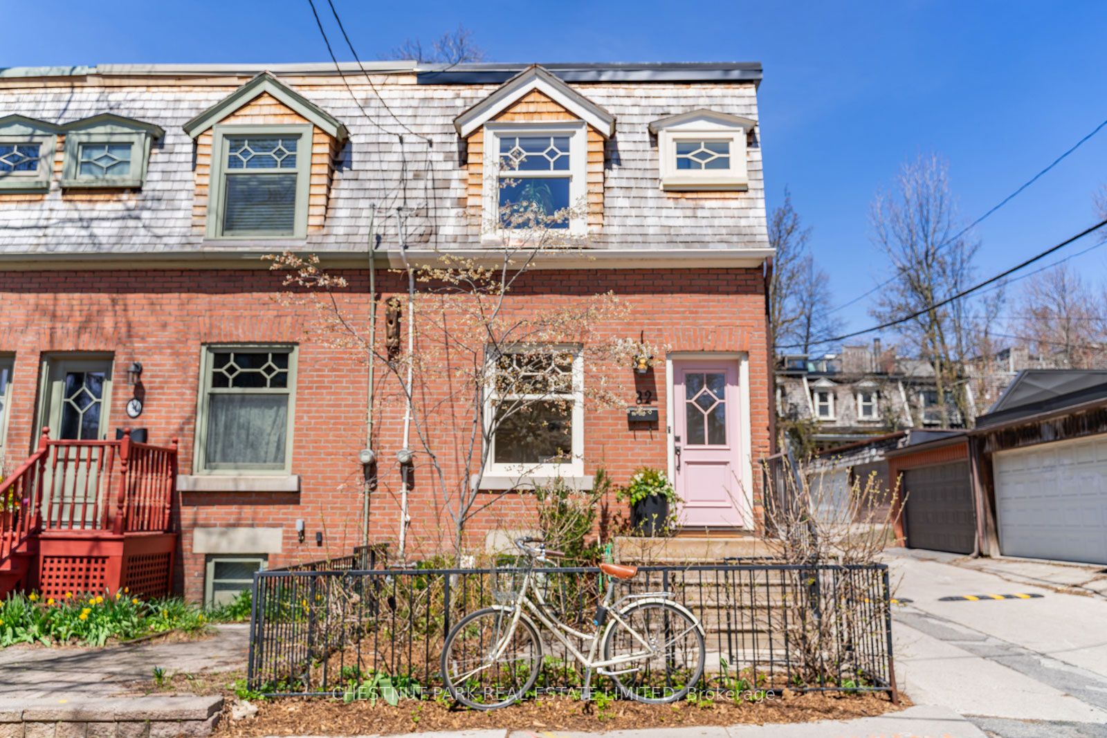 32 Sackville Place
