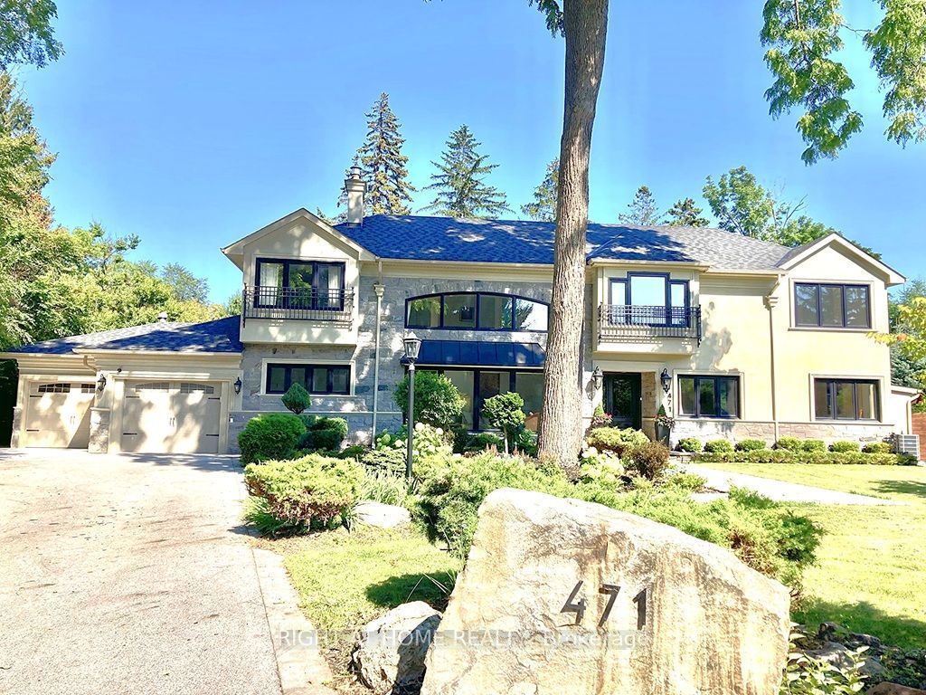 Photo of 471 Country Club Crescent, Mississauga, ON L5J 2P9 (MLS # W13643244)