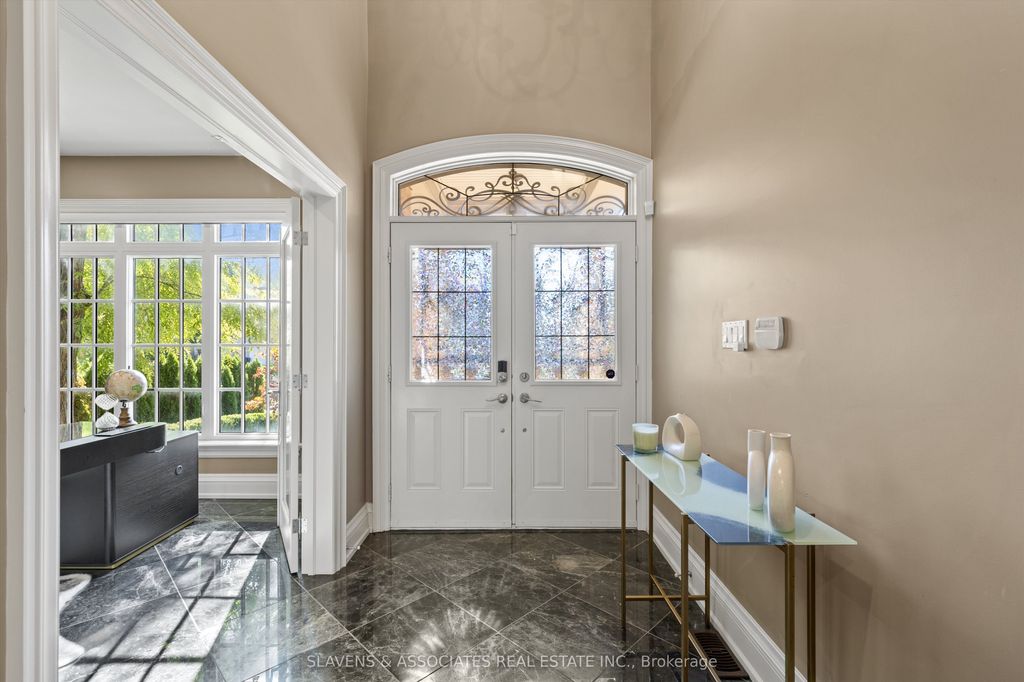 Photo of 130 York Mills Road, Toronto, ON M2L 1K6 (MLS # C12448795)