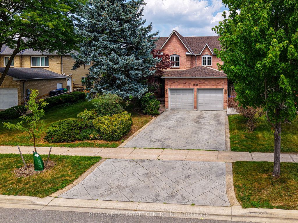 Photo of 4623 Hewicks Lane, Mississauga, ON L5M 3L8 (MLS # W13442334)