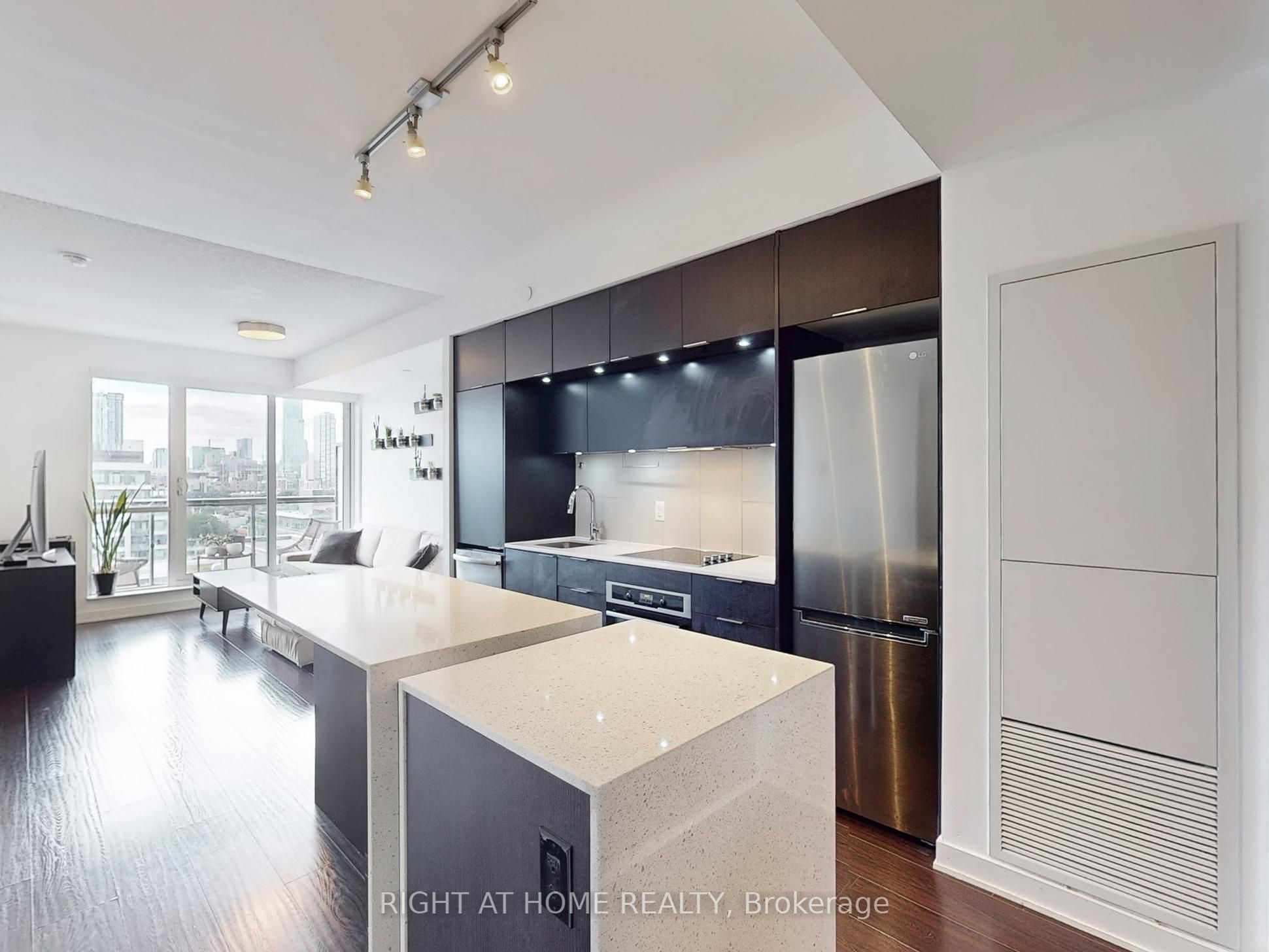 55 Regent Park Boulevard 1407