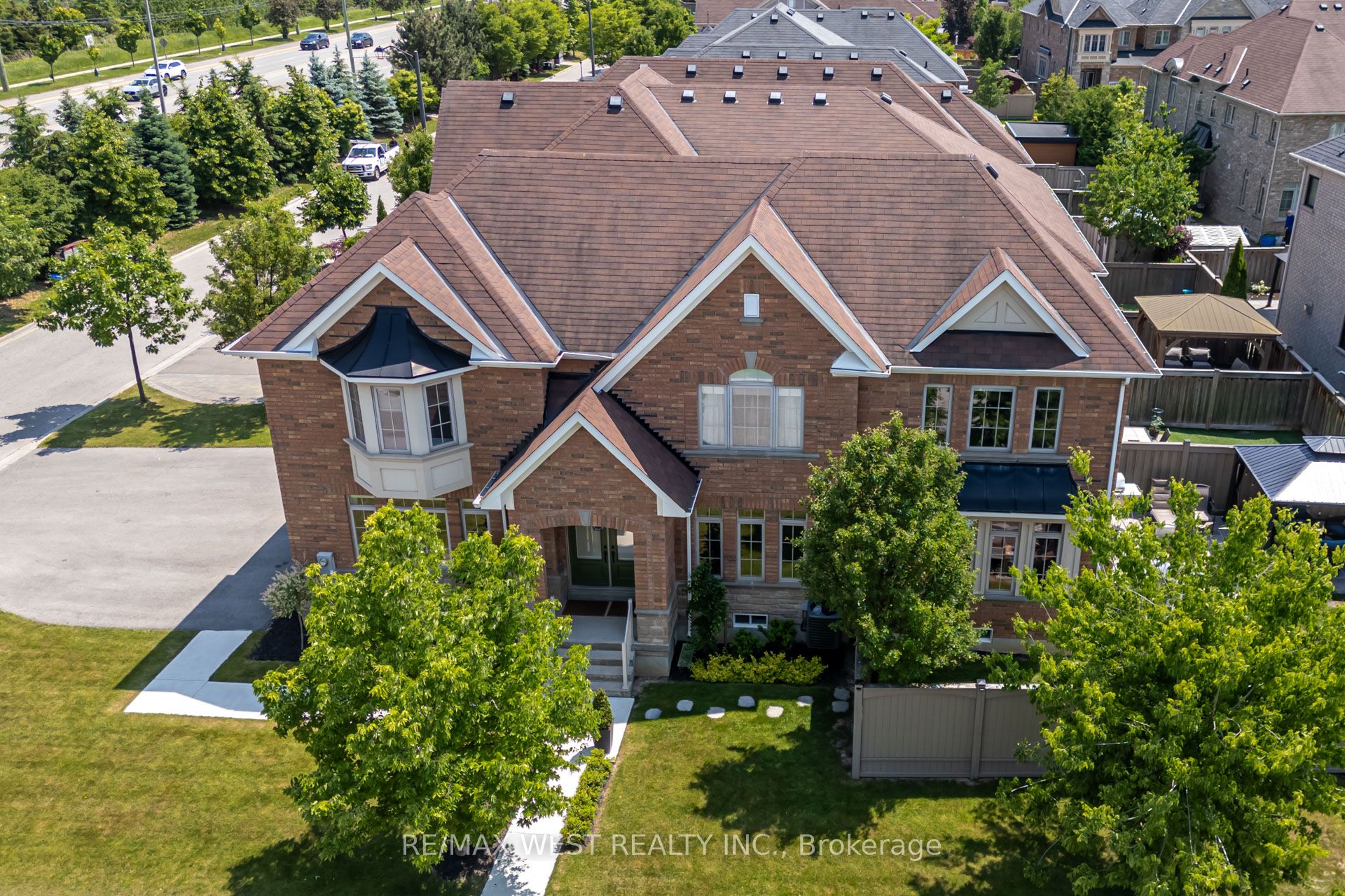 177 Wardlaw Place