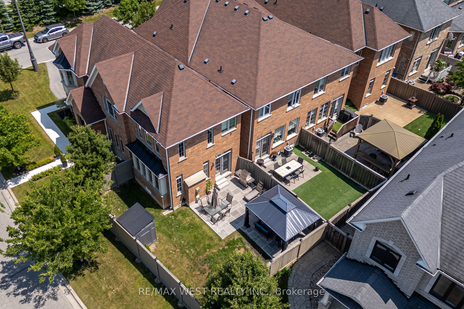 177 Wardlaw Place