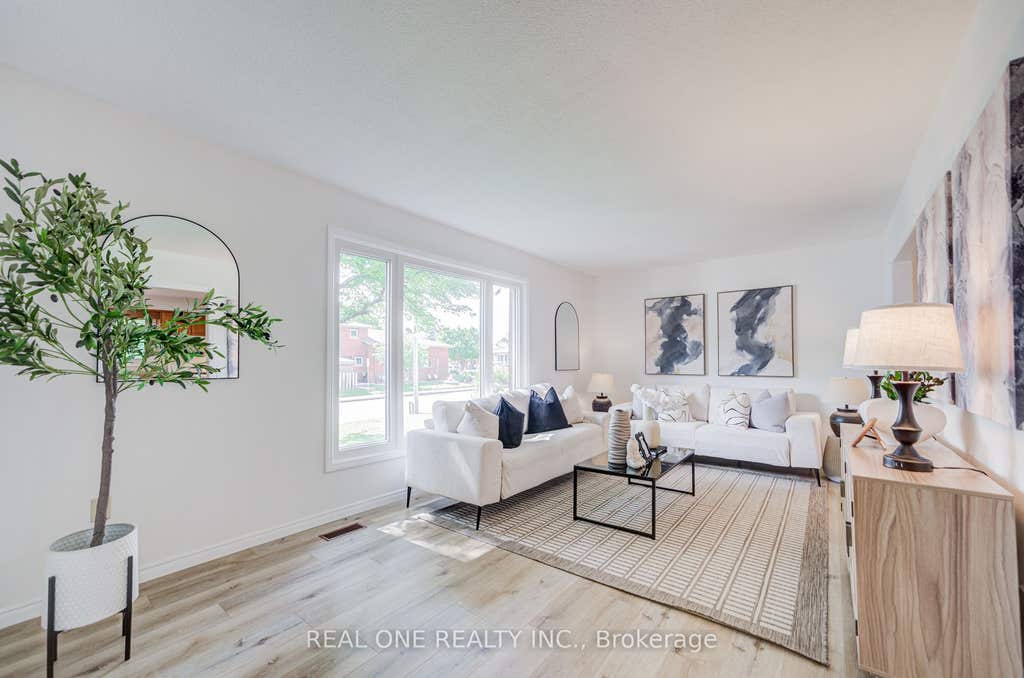 Photo of 232 Clifton Downs Road, Hamilton, ON L9C 1B5 (MLS # X13554650)
