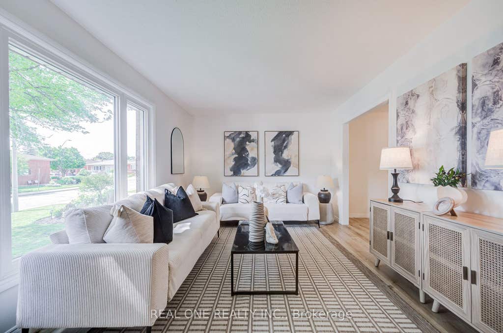 Photo of 232 Clifton Downs Road, Hamilton, ON L9C 1B5 (MLS # X13554650)