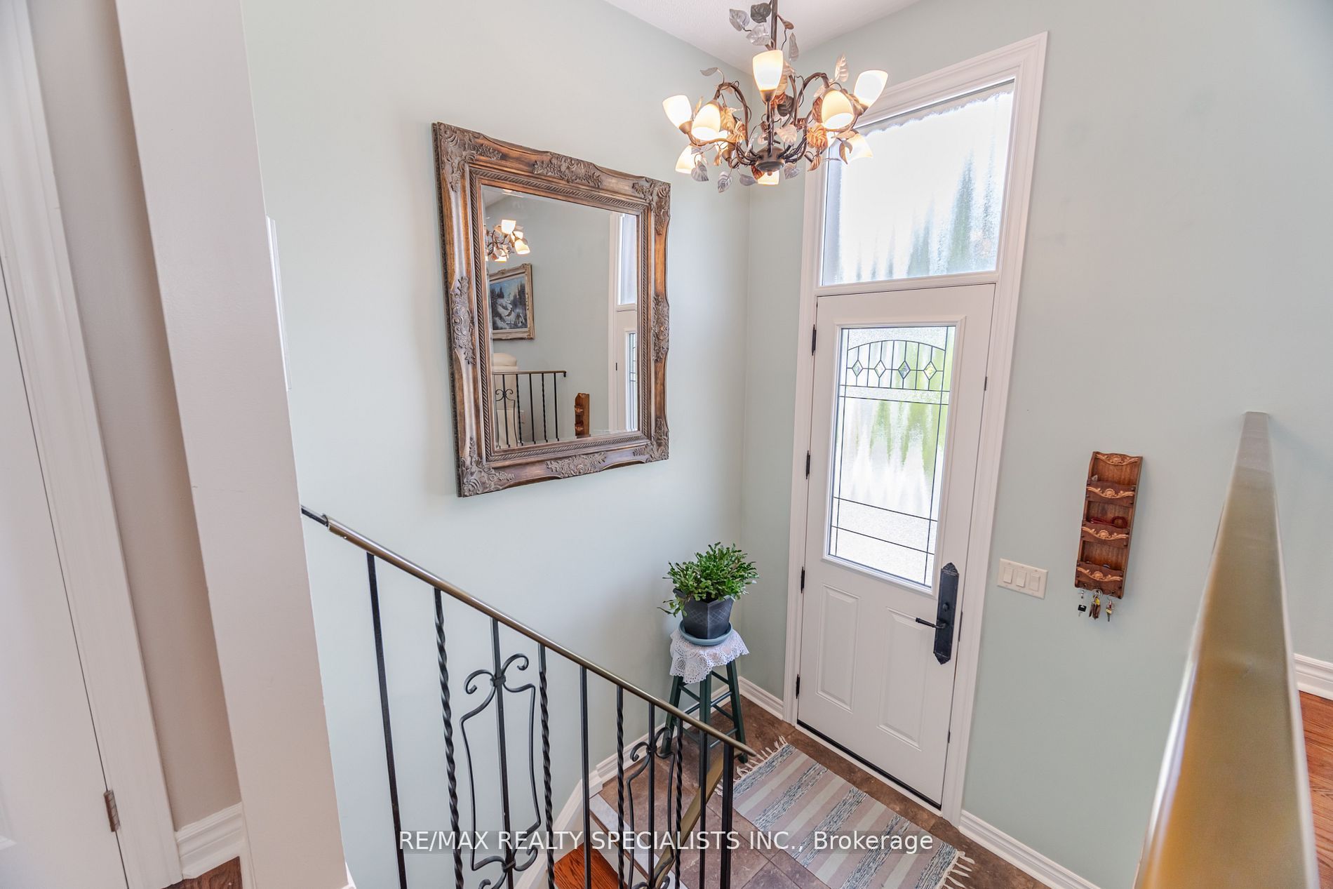 648 Dodsworth Crescent
