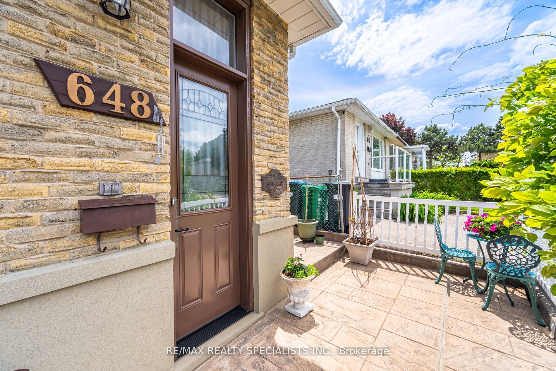 648 Dodsworth Crescent