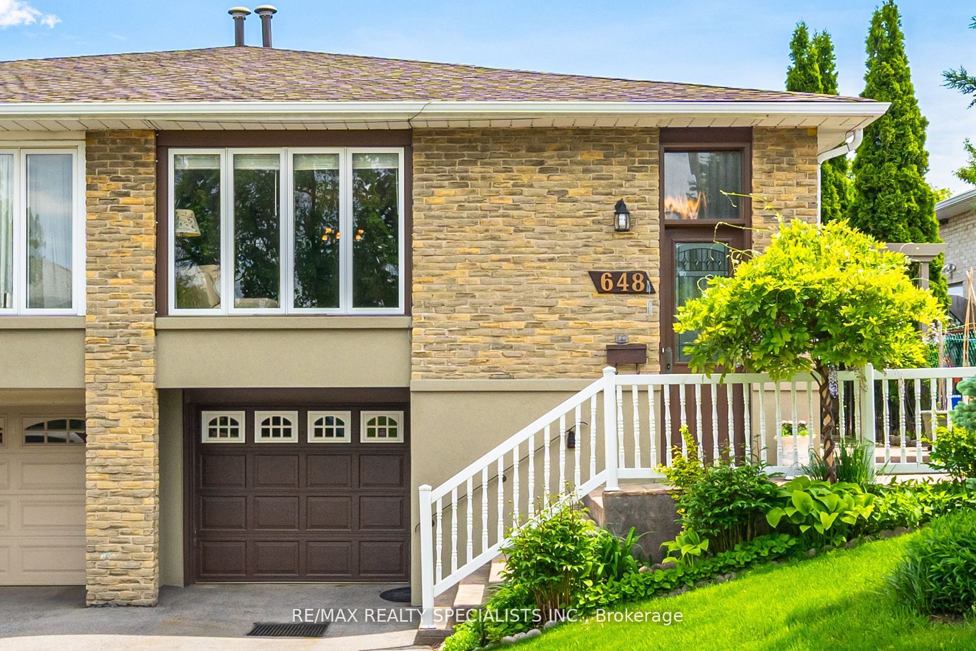 648 Dodsworth Crescent