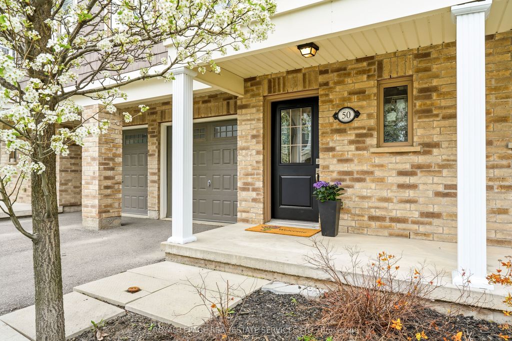 Photo of 50 Scarlett Common #7, St. Catharines, ON L2P 0C4 (MLS # X13043660)