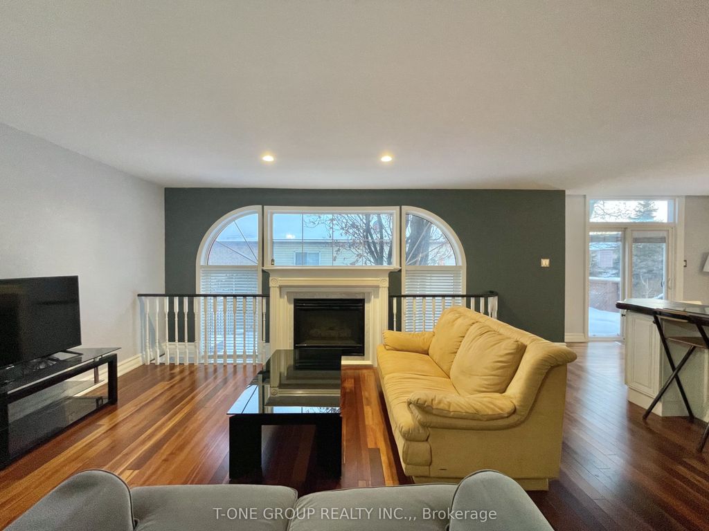 Photo of 507 Dunlop Street W, Whitby, ON L1N 1V3 (MLS # E12743742)