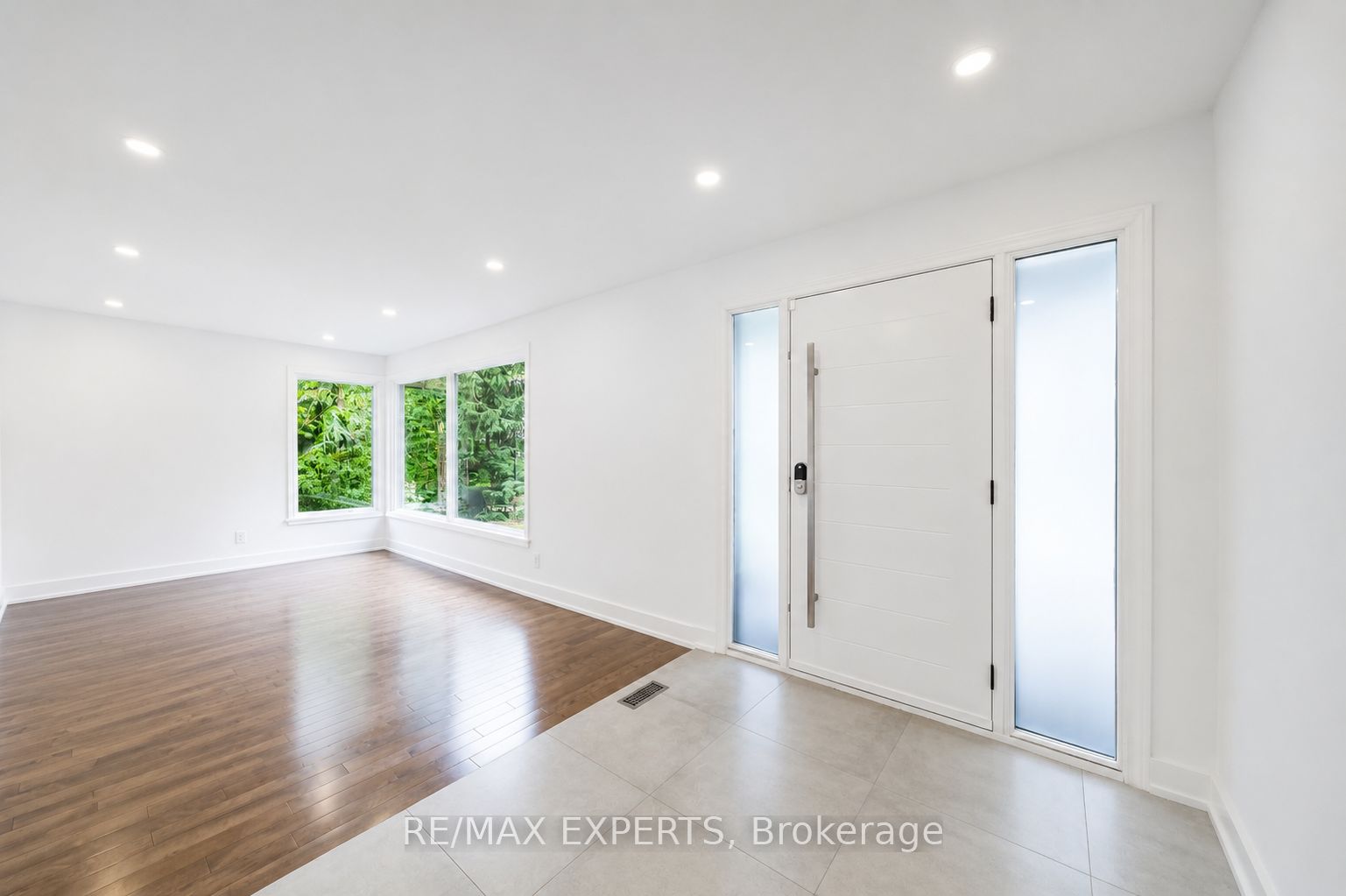 1135 Greenoaks Drive