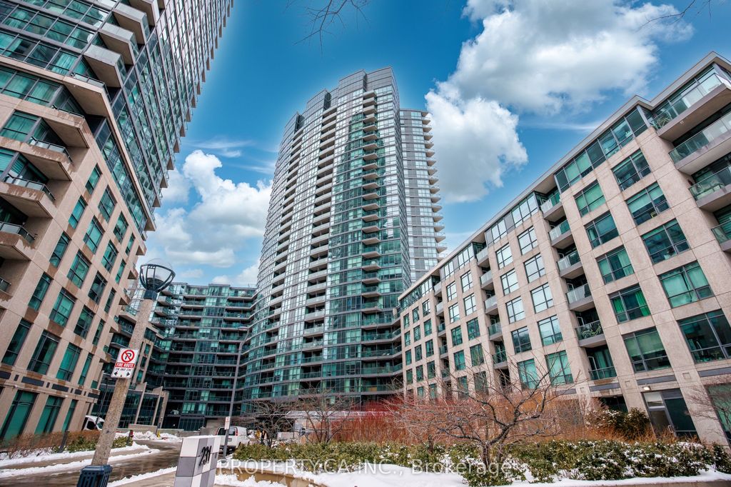 Photo of 231 Fort York Boulevard #223, Toronto, ON M5V 1B2 (MLS # C12815540)