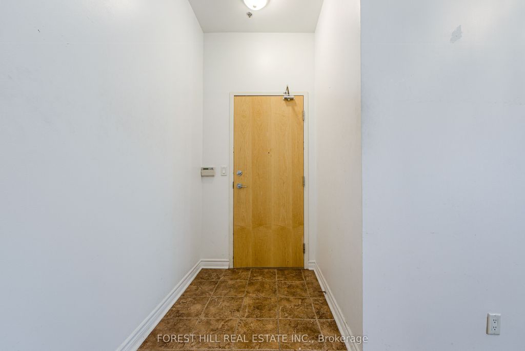 Photo of 11 Christie Street #102, Toronto, ON M6G 4C3 (MLS # C12532230)