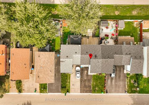 9 Gladstone Square Brampton ON L6S 2H5
