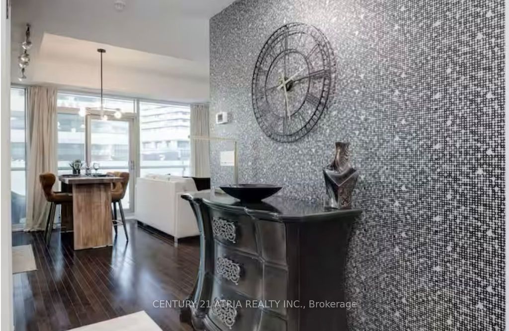 Photo of 14 York Street #512, Toronto, ON M5J 0B1 (MLS # C13168544)