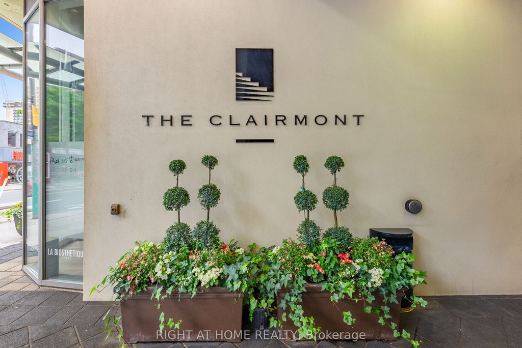 Photo of 1430 Yonge Street #704, Toronto, ON M4T 1Y6 (MLS # C12879900)