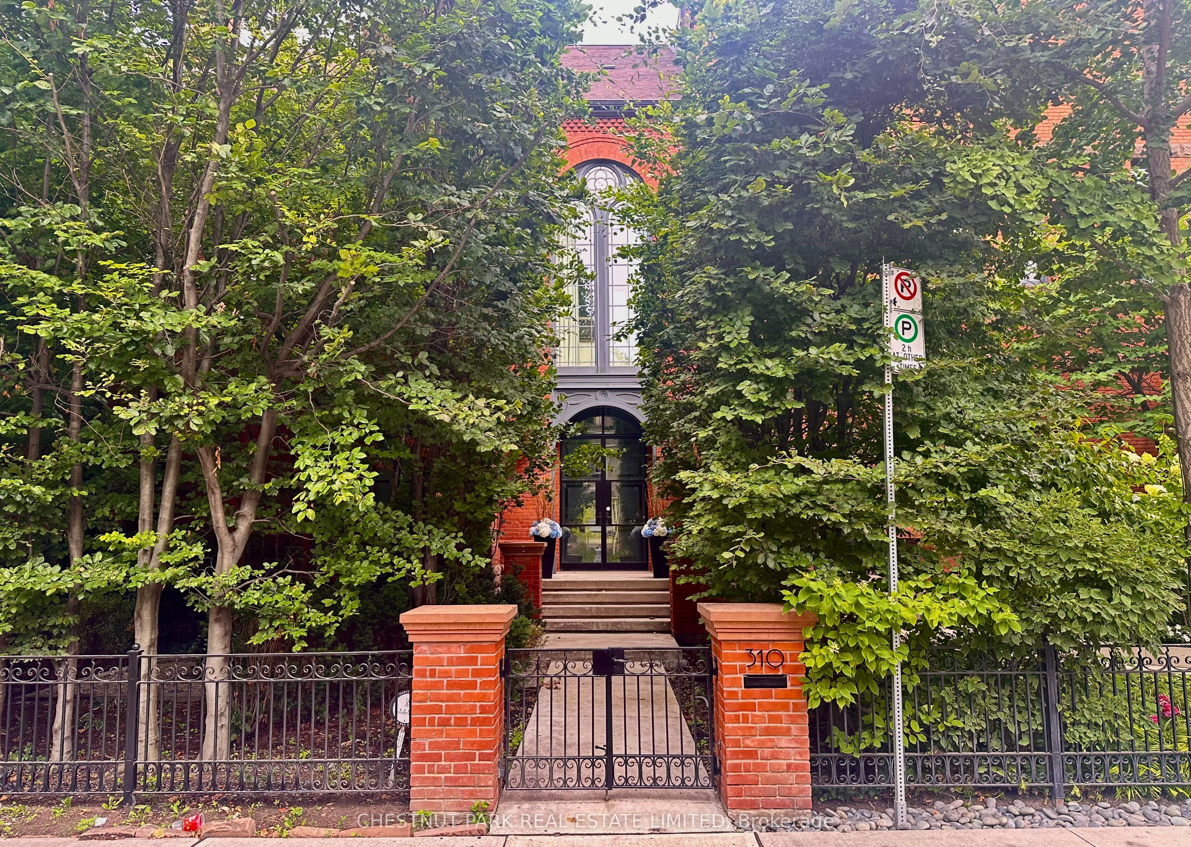 310 Palmerston Boulevard