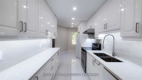 28 Baywood Court Markham ON L3T 5W3