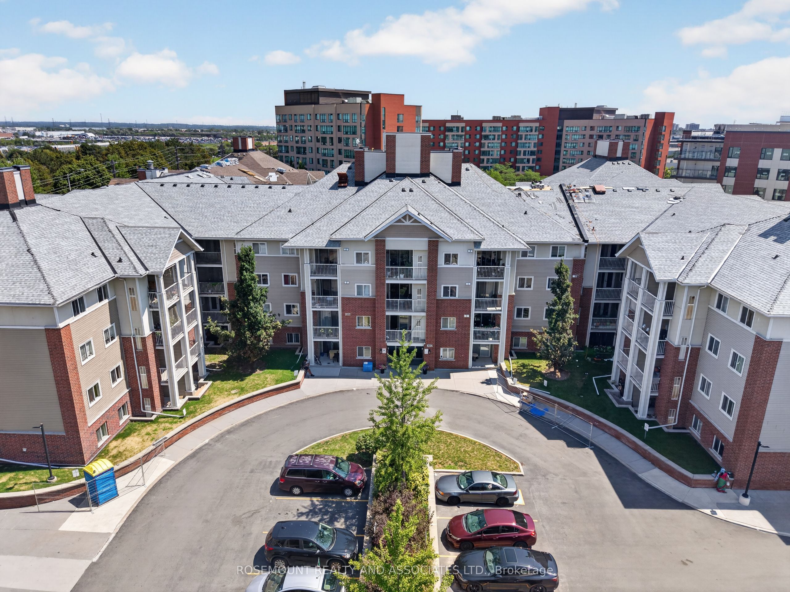 5225 Finch Avenue E 202