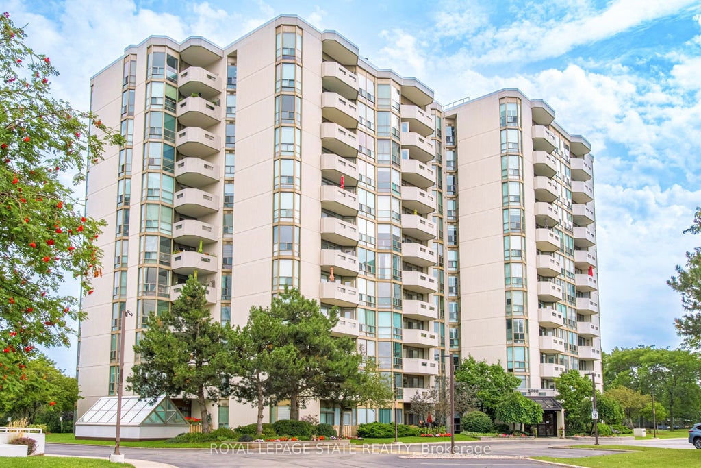 Photo of 5080 Pinedale Avenue #1002, Burlington, ON L7L 5V7 (MLS # W13763356)