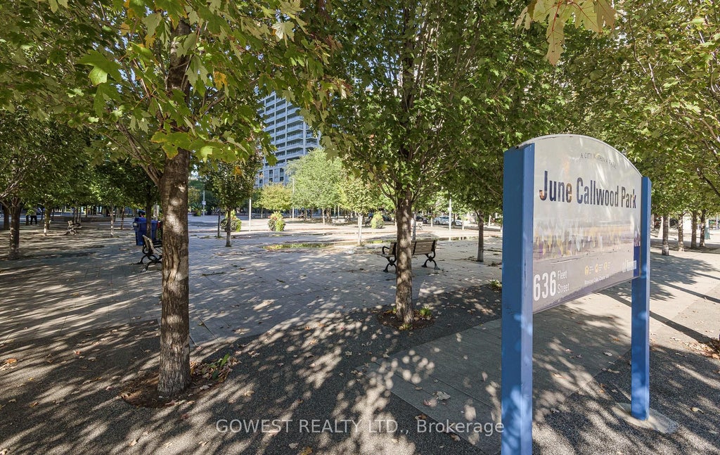 Photo of 628 Fleet Street #906, Toronto, ON M5V 1A8 (MLS # C14127358)